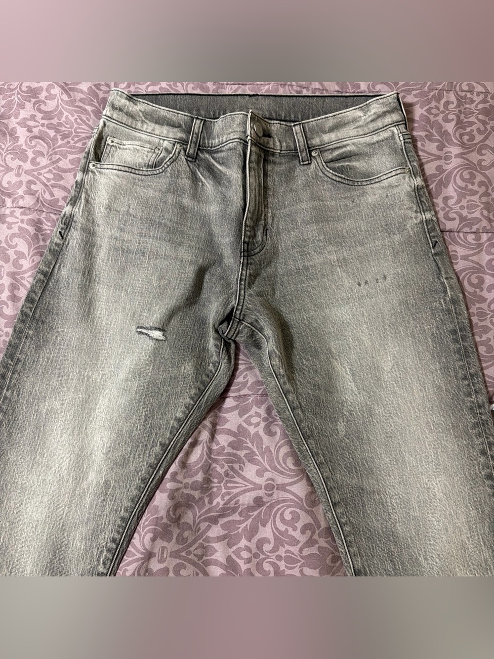 PacSun Men’s Skinny Grey Distressed Jeans